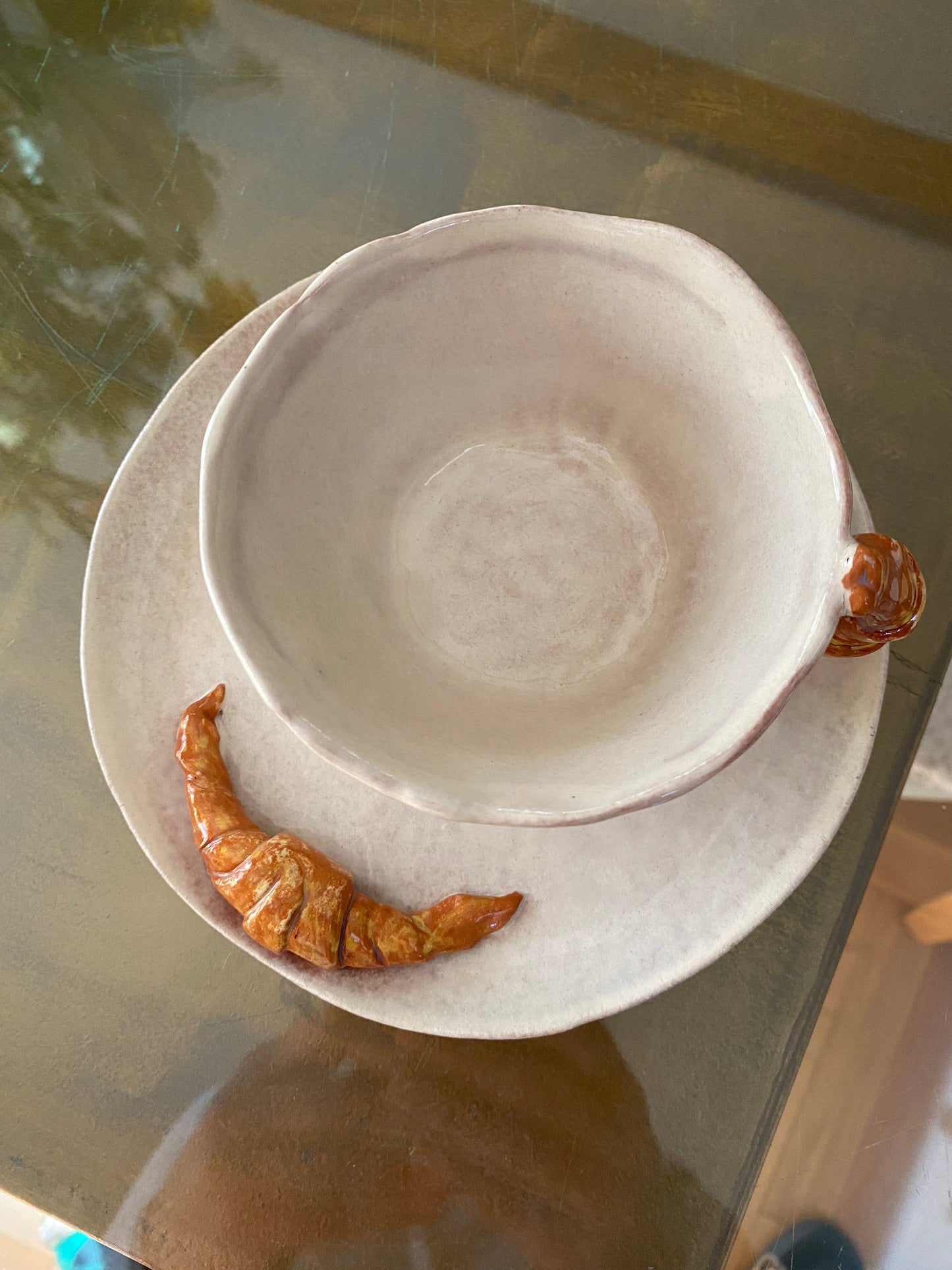 Tasse avec soucoupe à croissant