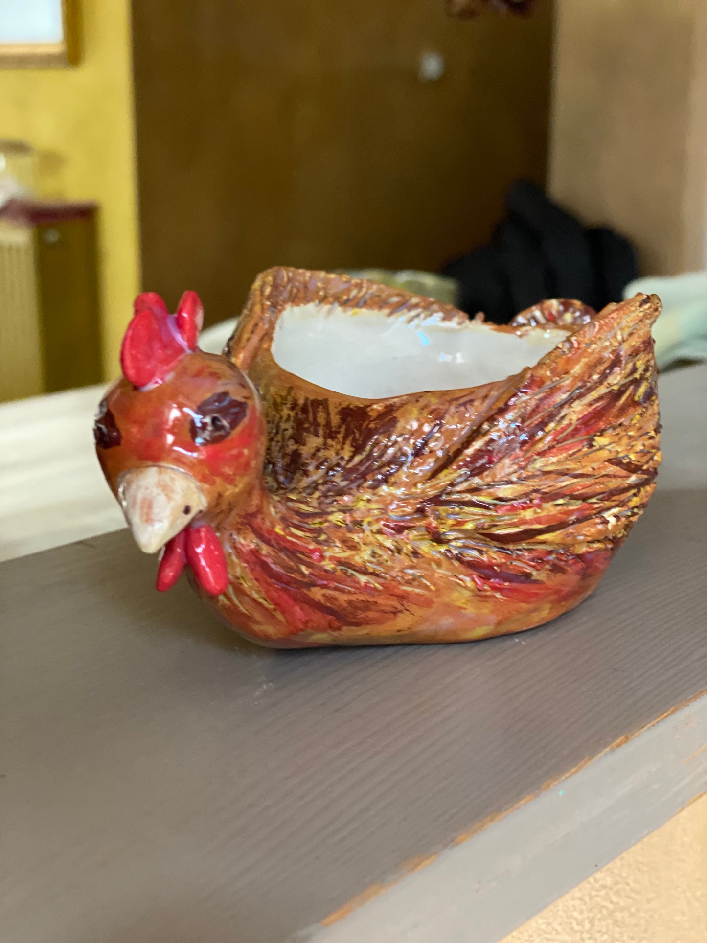 Toutes nos pièces sont confectionnées à la main dans notre atelier artisanal à Dambach la ville.
Décoration en céramique 100% fait main à Dambach-la-Ville