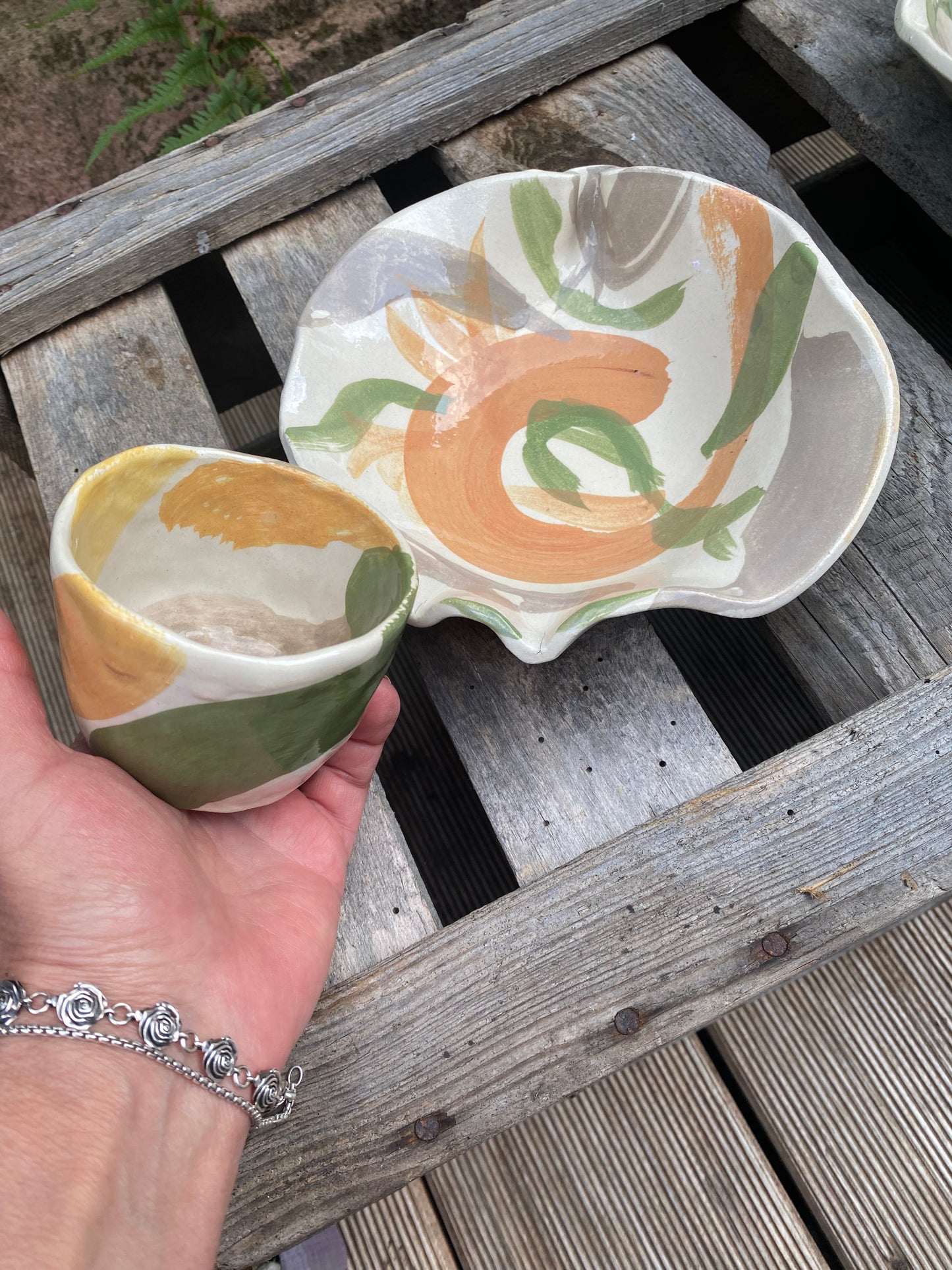 Tasse de thé, coupelle courbée