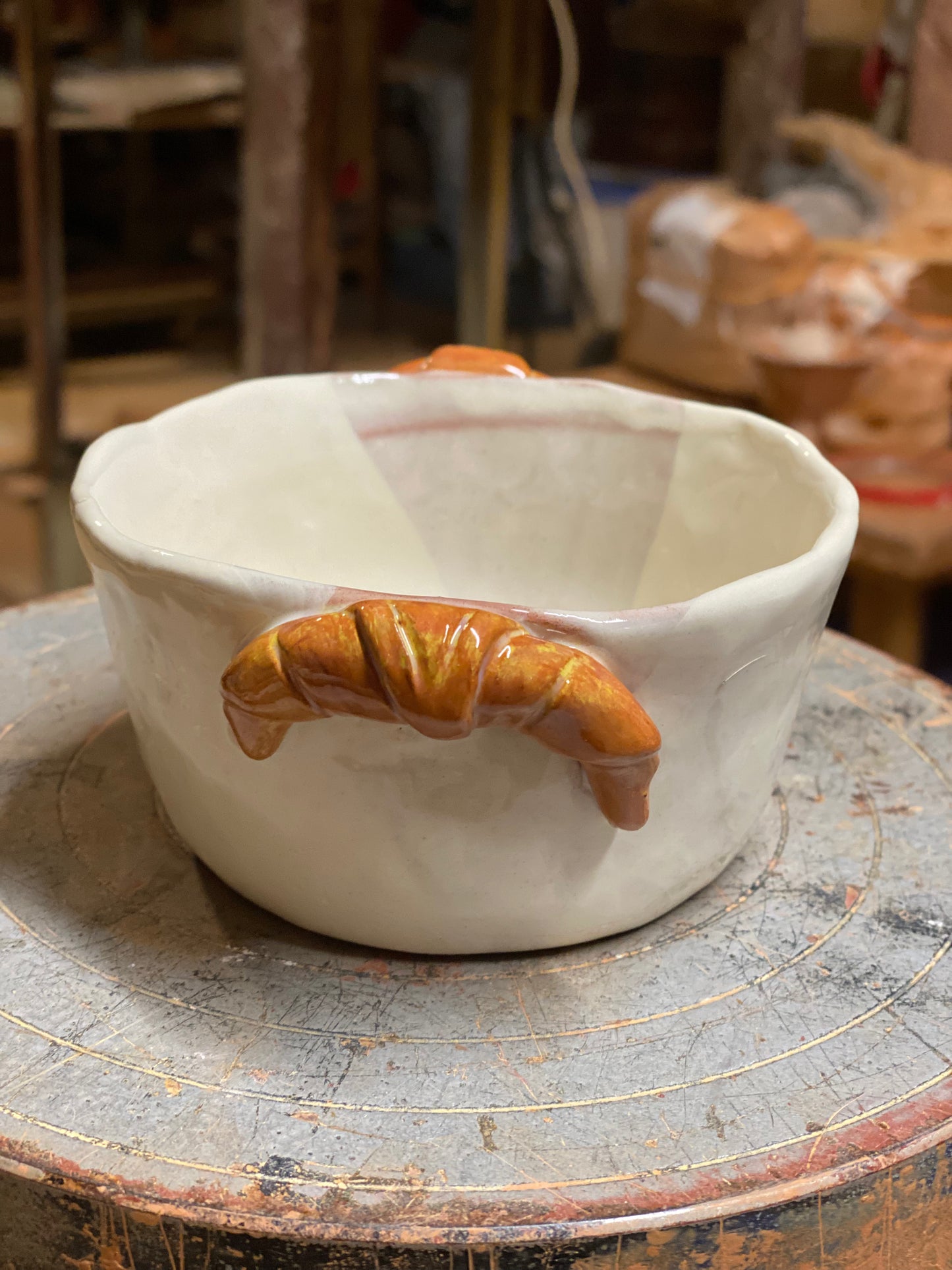 Bol petit-déjeuner avec anse croissant 🥐 en céramique faite main