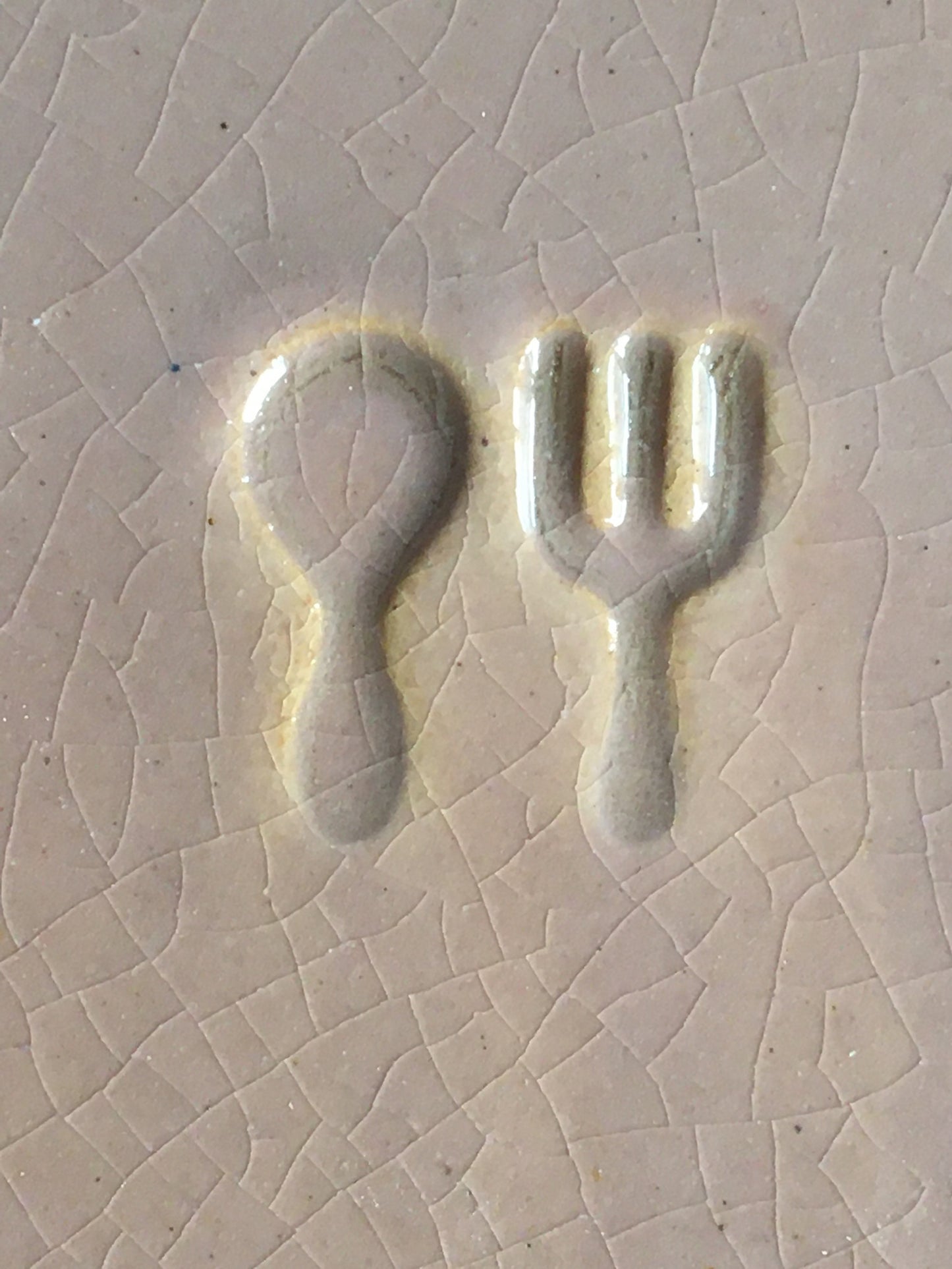 Assiette rose bonbon