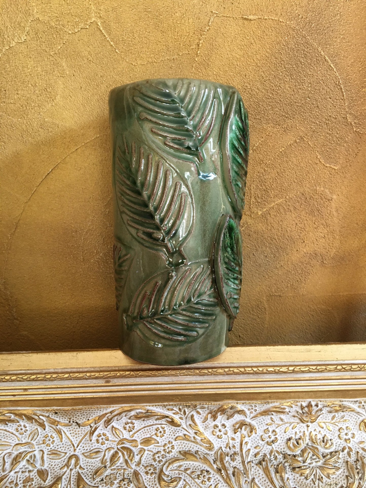 Vase, motifs feuilles