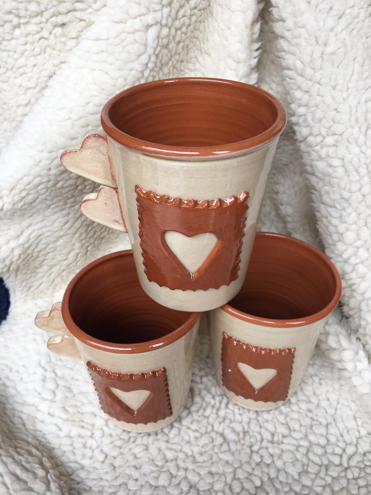 Tasse, biscuit en coeur