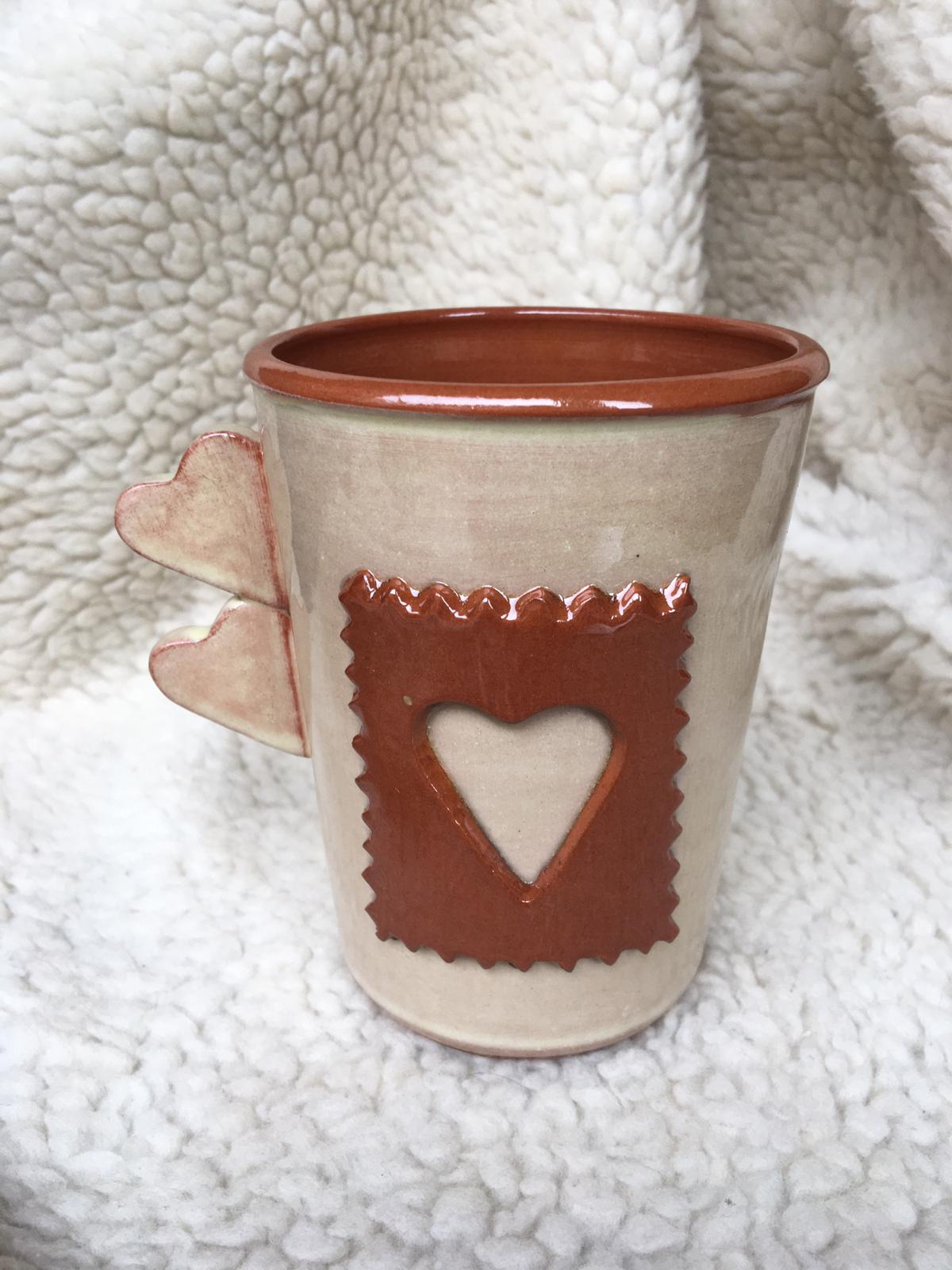 Tasse, biscuit en coeur