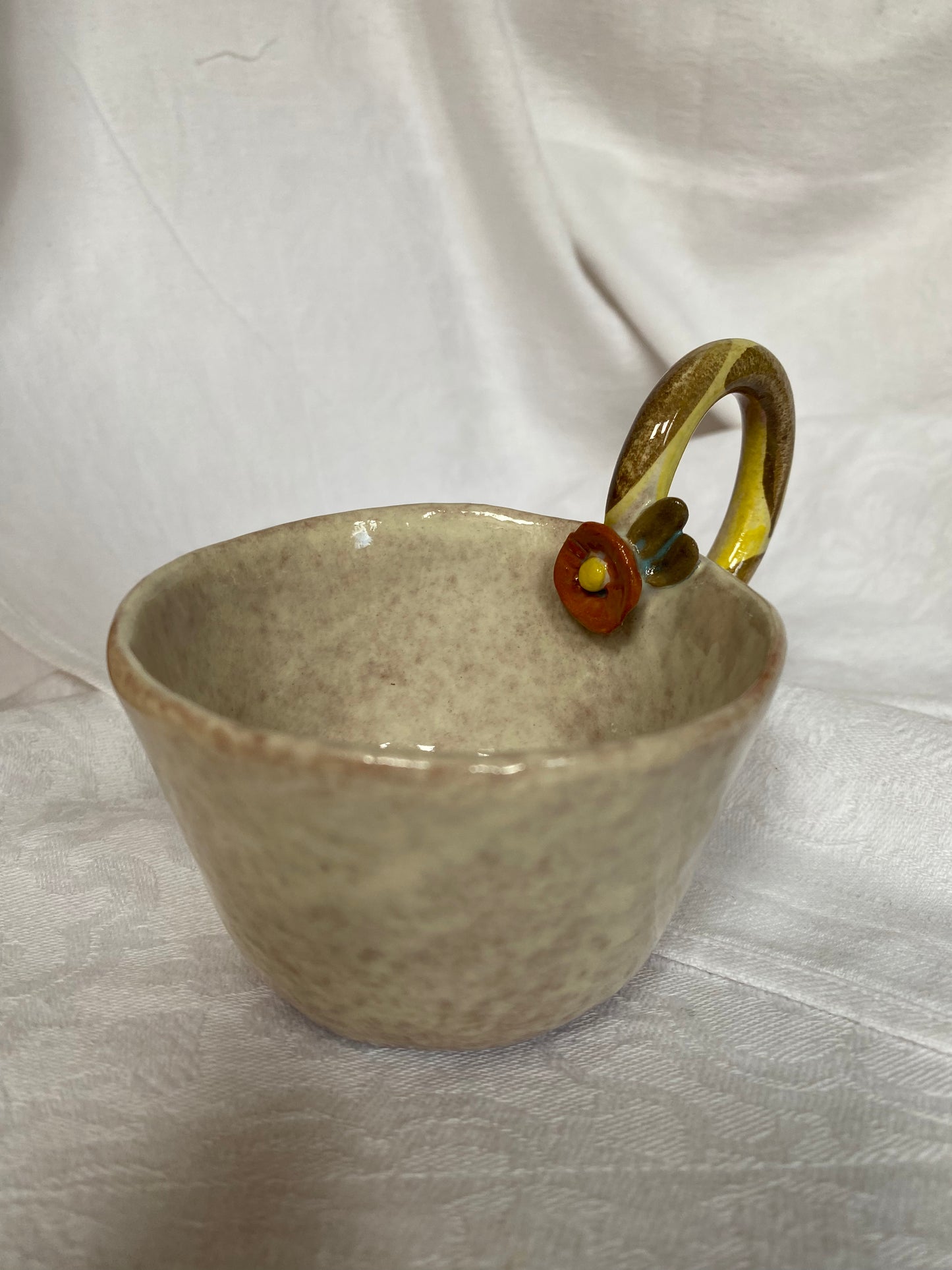 Tasse avec une fleur