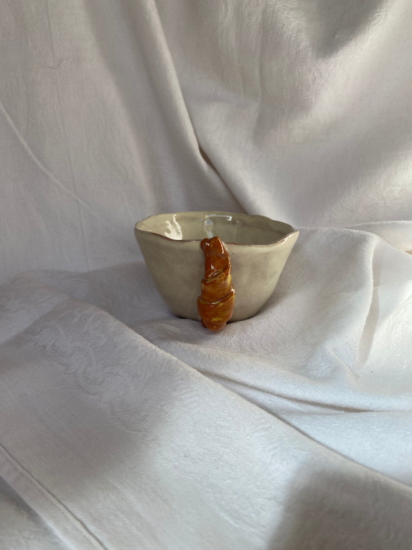 Tasse avec soucoupe à croissant
