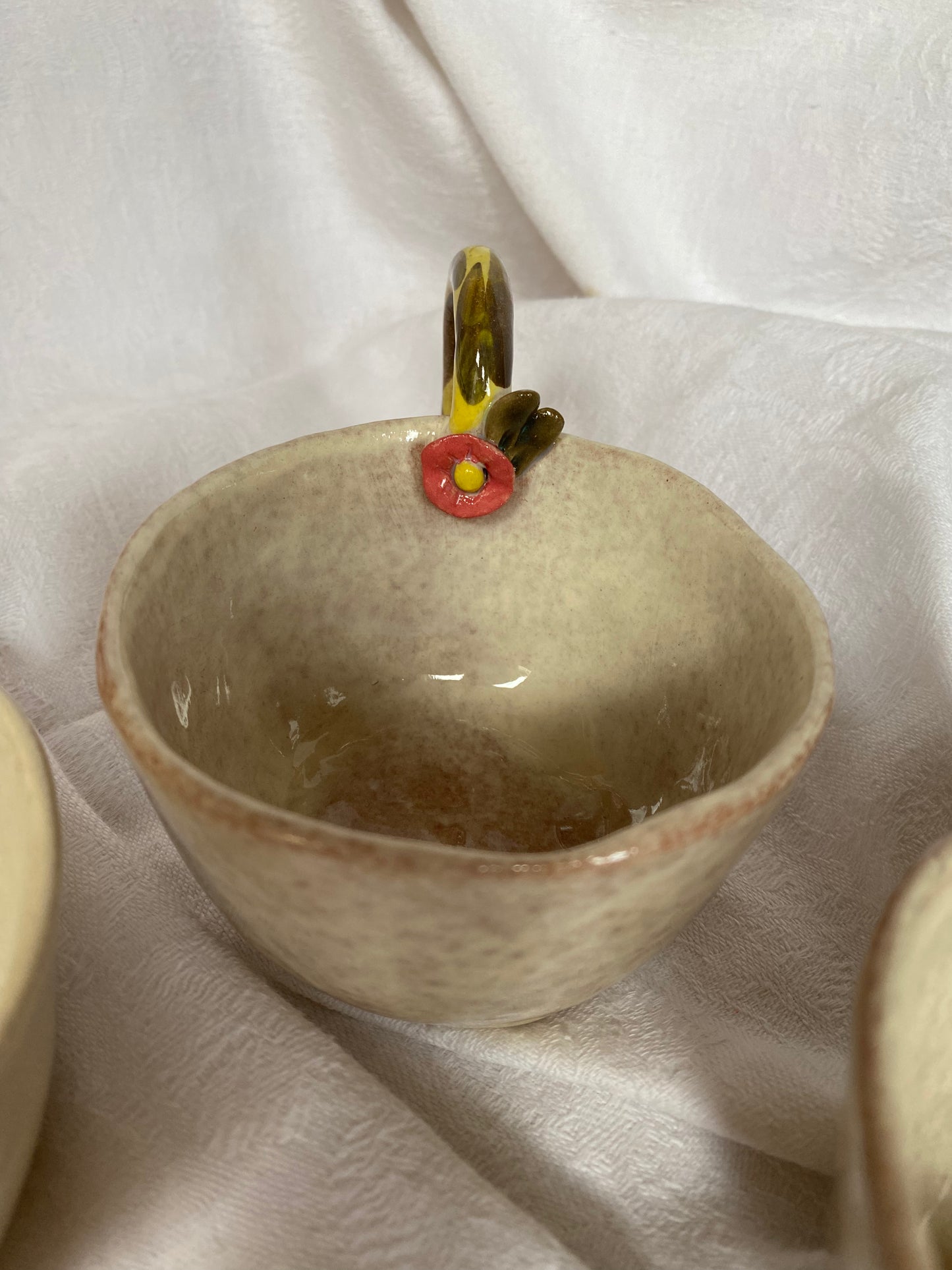 Tasse avec une fleur