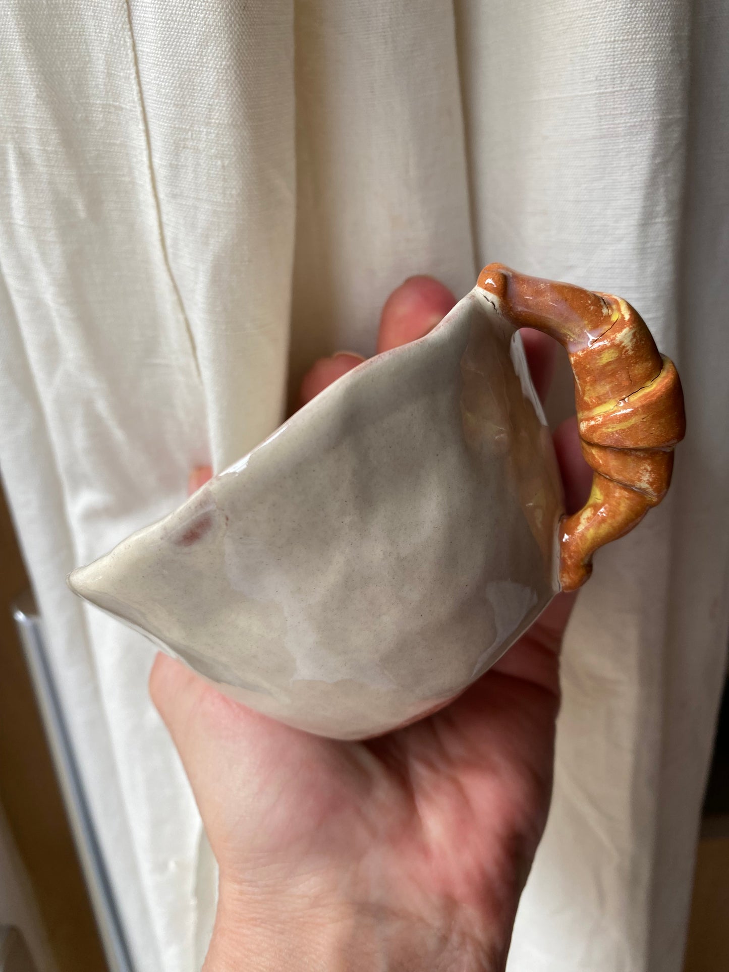 Tasse avec soucoupe à croissant