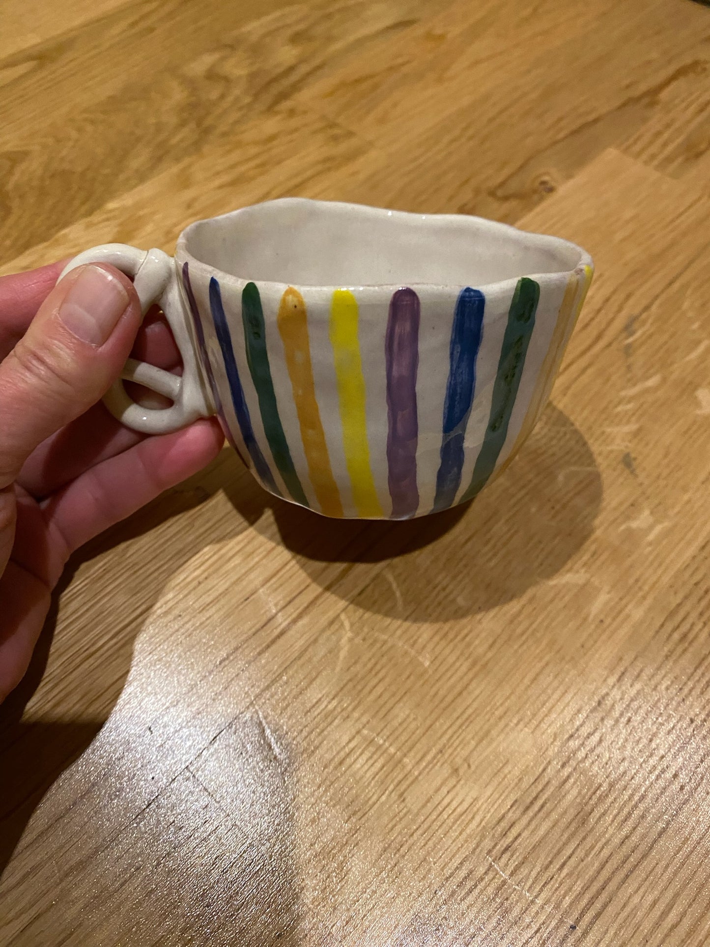 Tasse avec anse bretzel