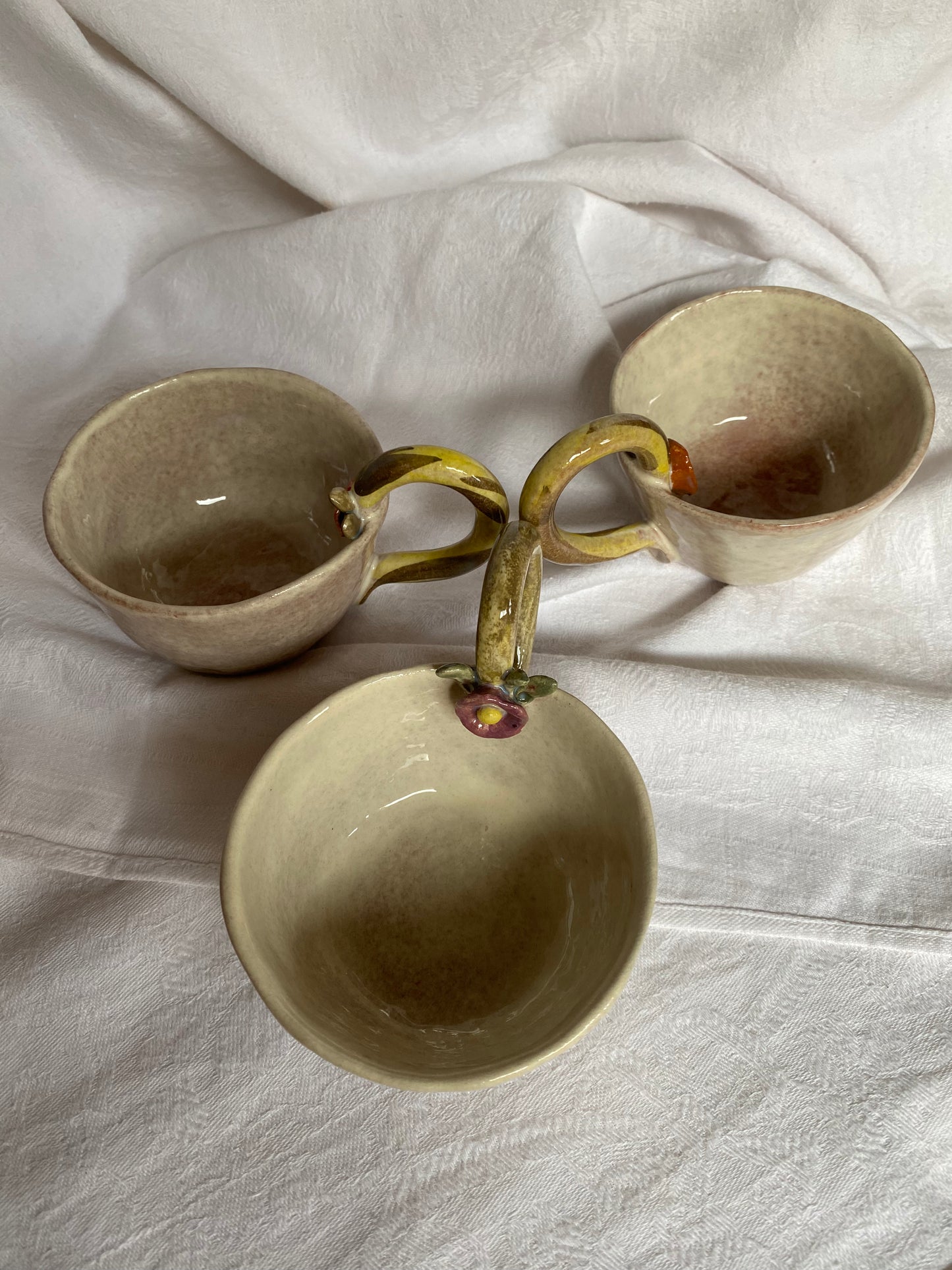 Tasse avec une fleur