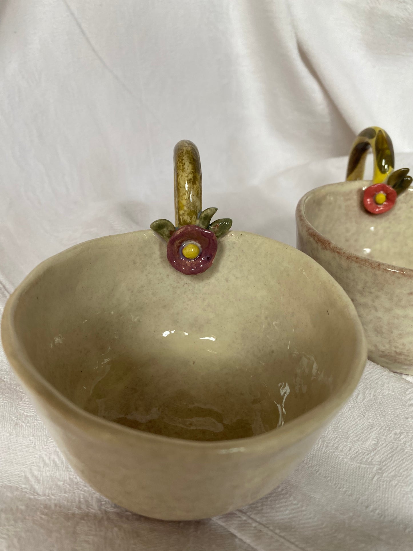 Tasse avec une fleur