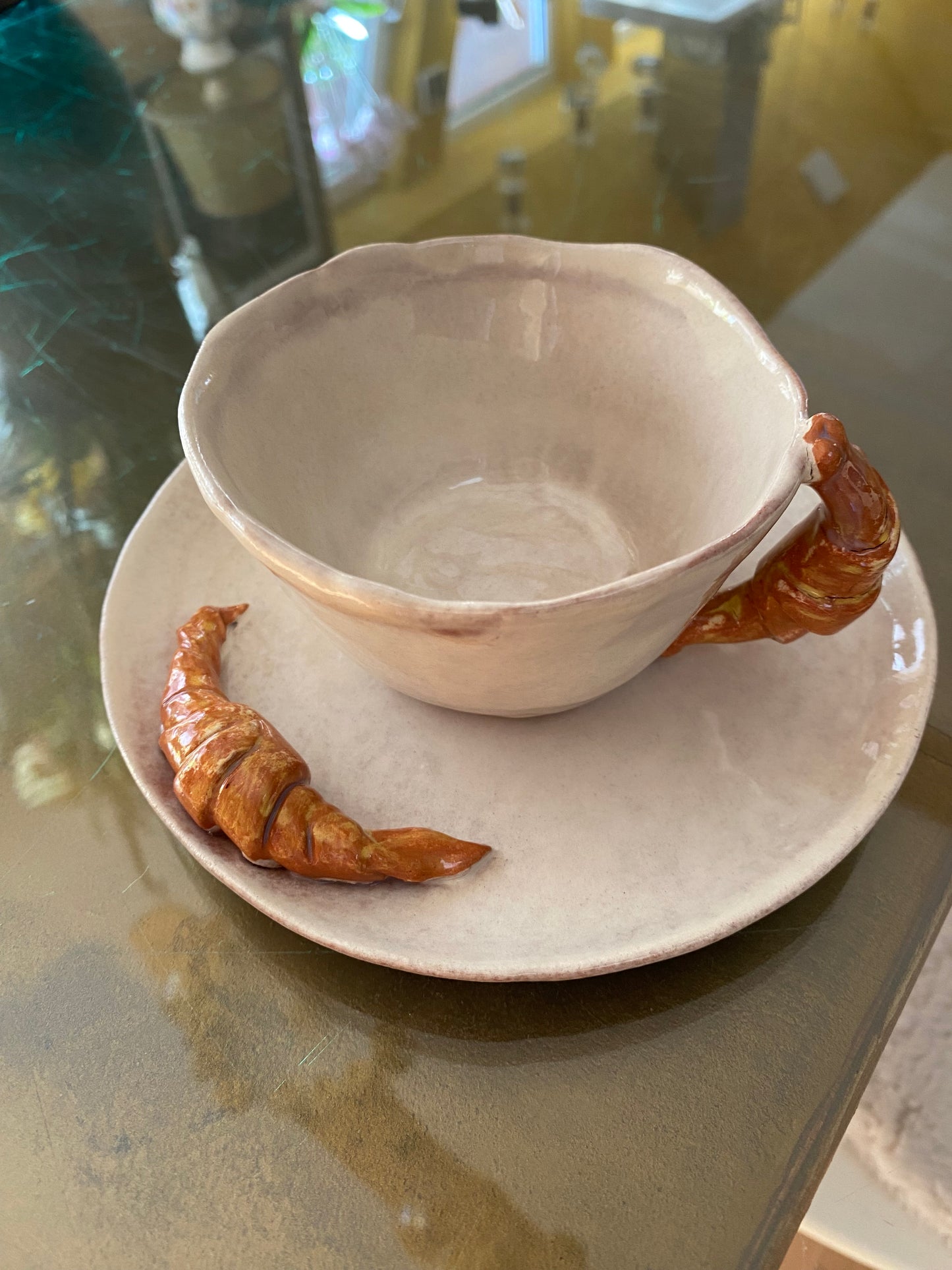 Tasse avec soucoupe à croissant