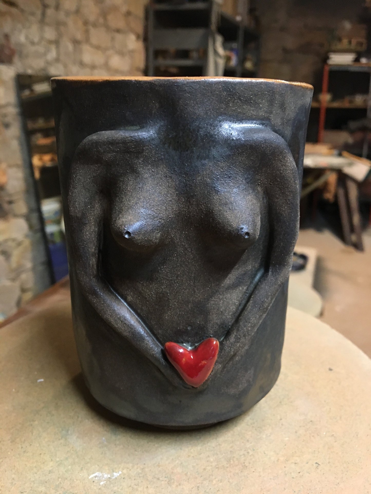 Vase, la femme et le coeur