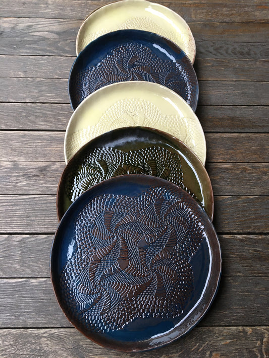 Assiette motif dentelle