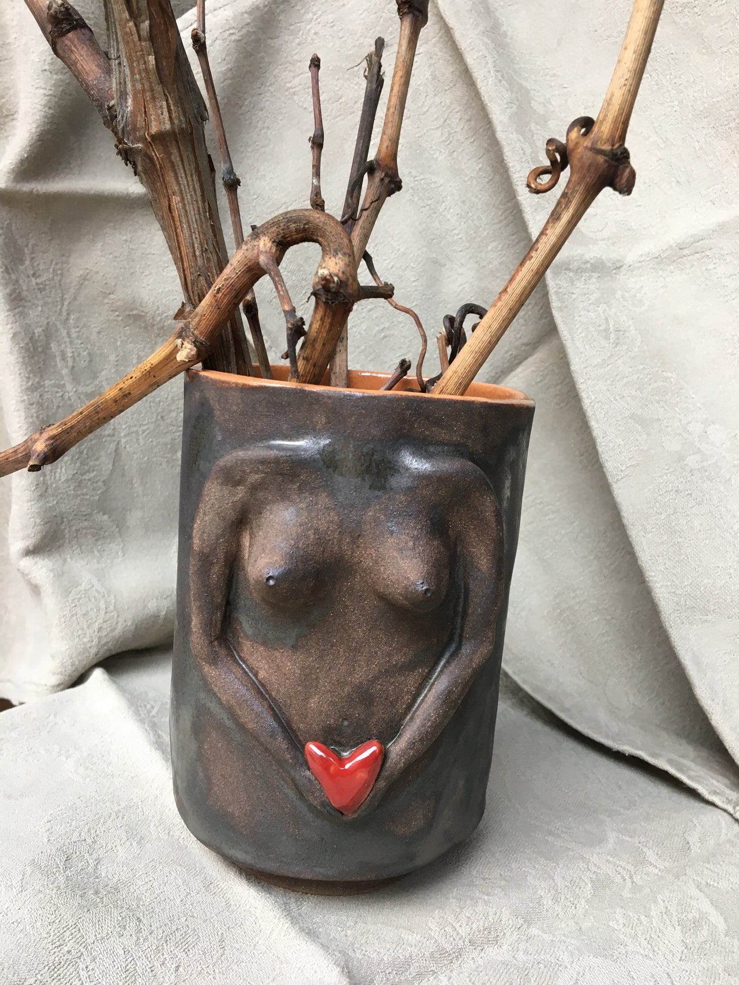 Vase, la femme et le coeur