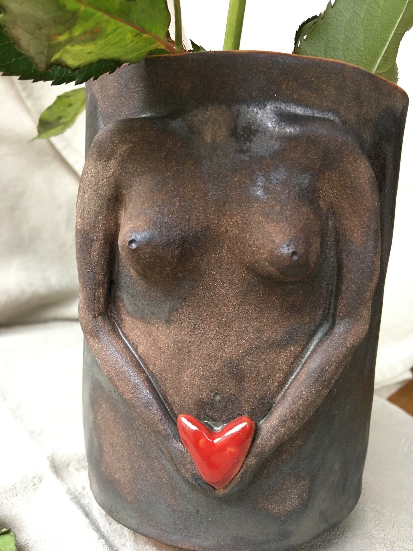 Vase, la femme et le coeur