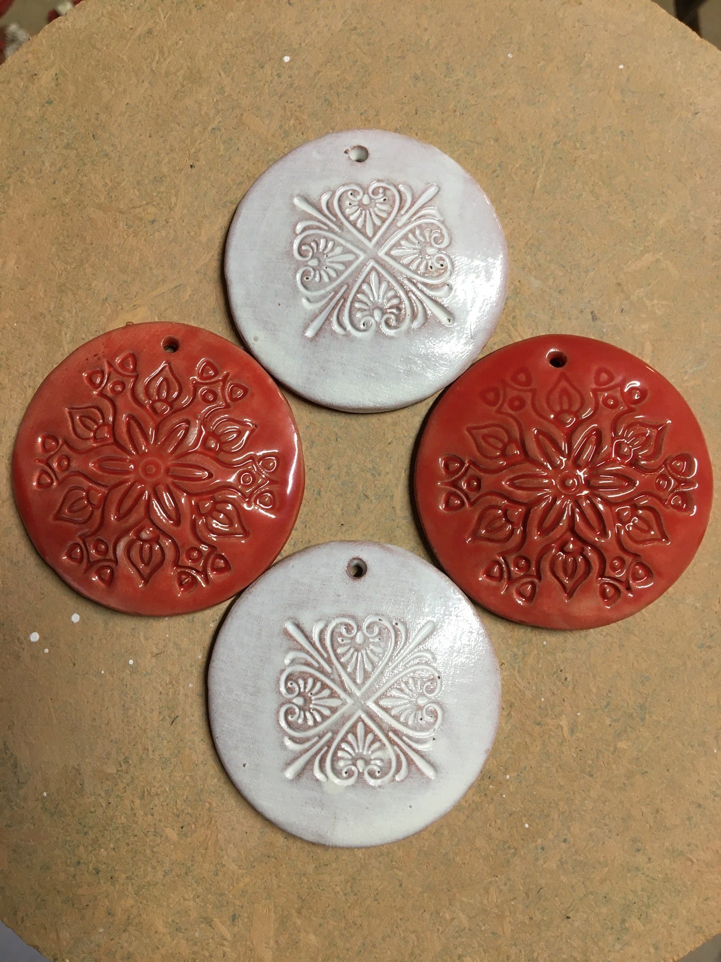Médaillon de Noël rouge ou blanc