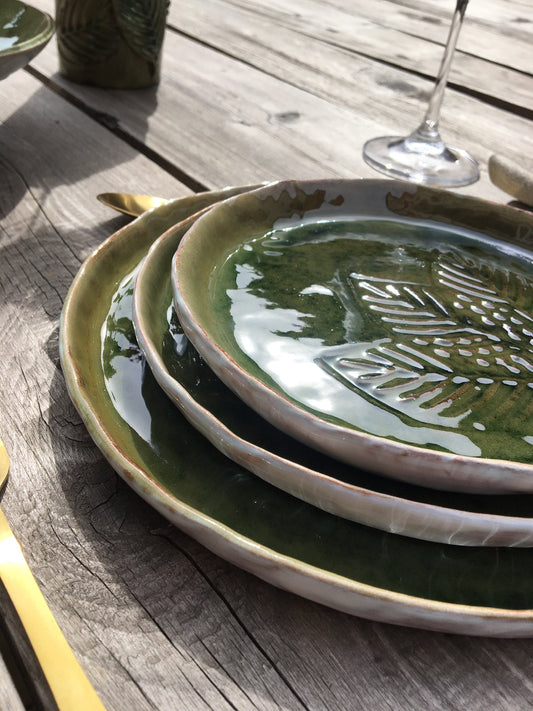 Assiettes motif feuilles