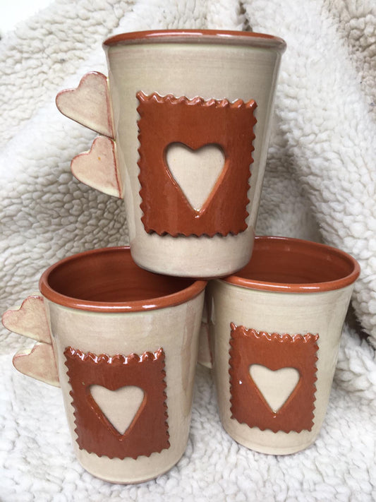 Tasse, biscuit en coeur