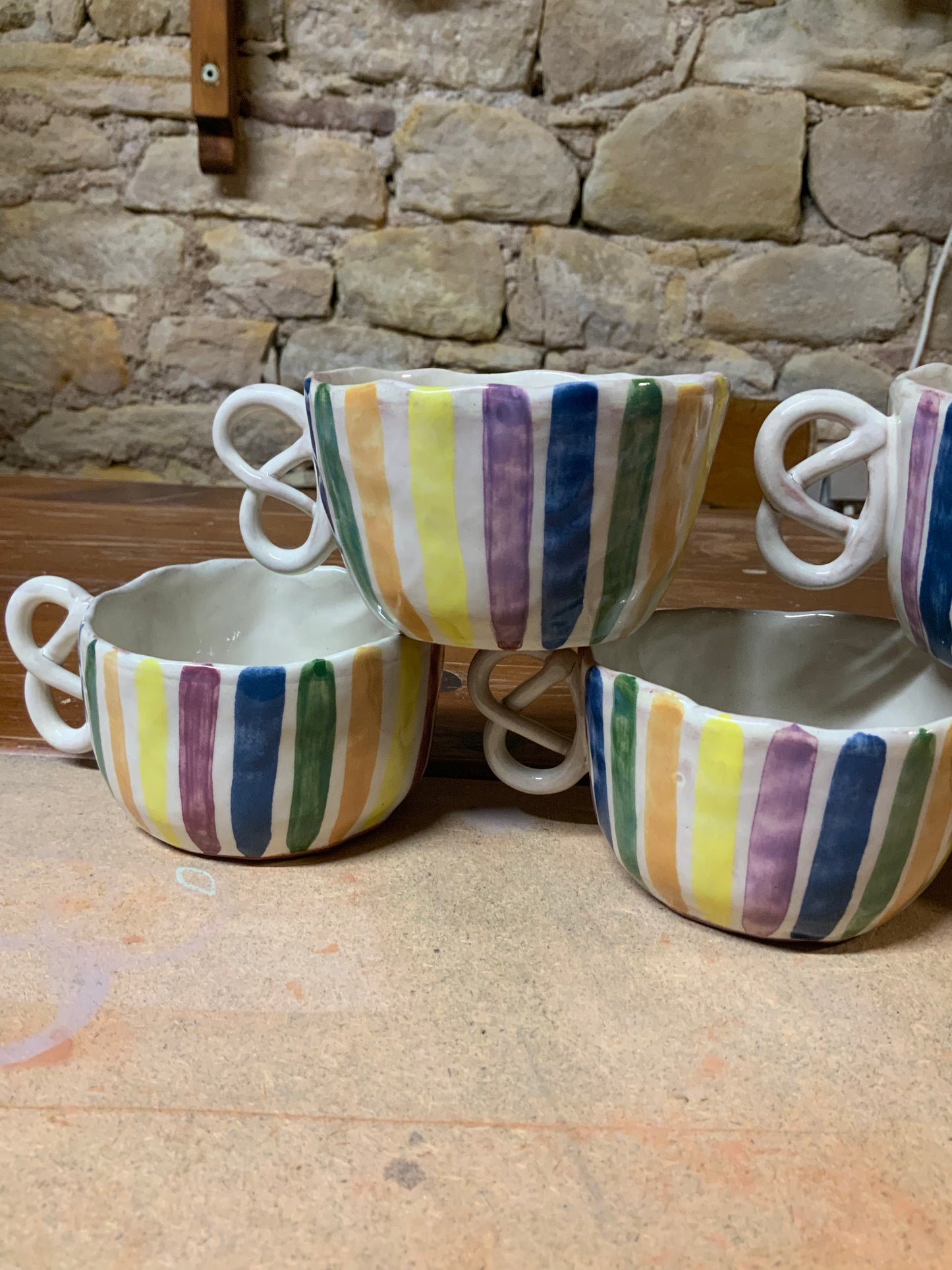 Une grande tasse à café ou à thé